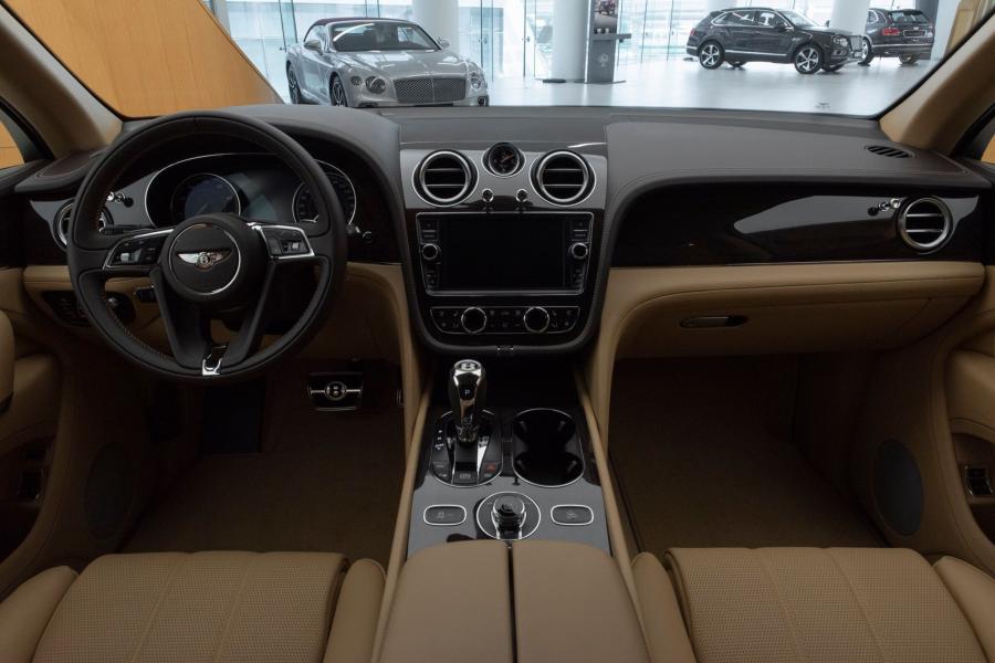 Торпедо Bentley Bentayga V8 Centenary Specifications 2020 года  (UAE) (фото 9 из 10)
